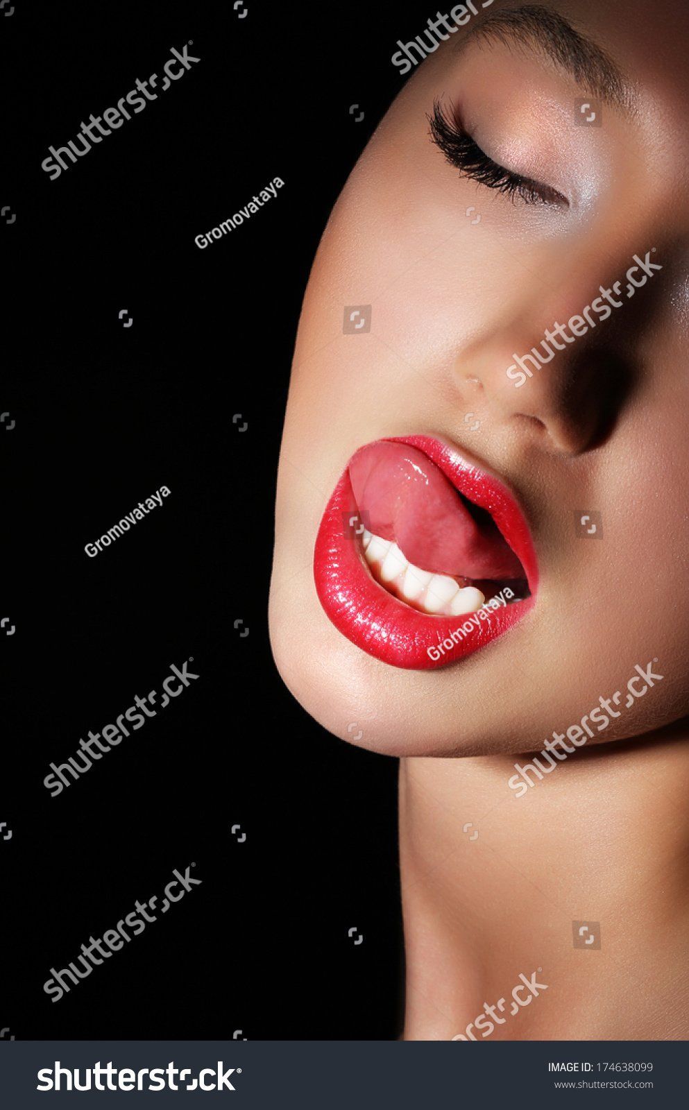 Lust lick close up