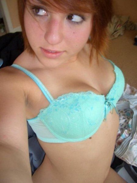 Cute teen lady strip naked