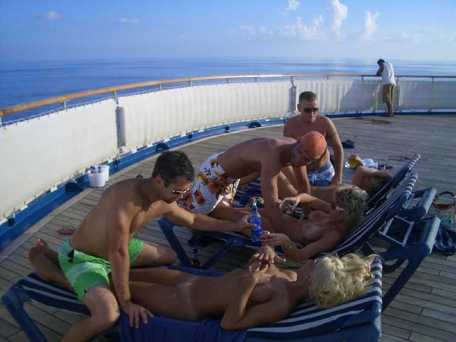 Teen nudist at cruise ship