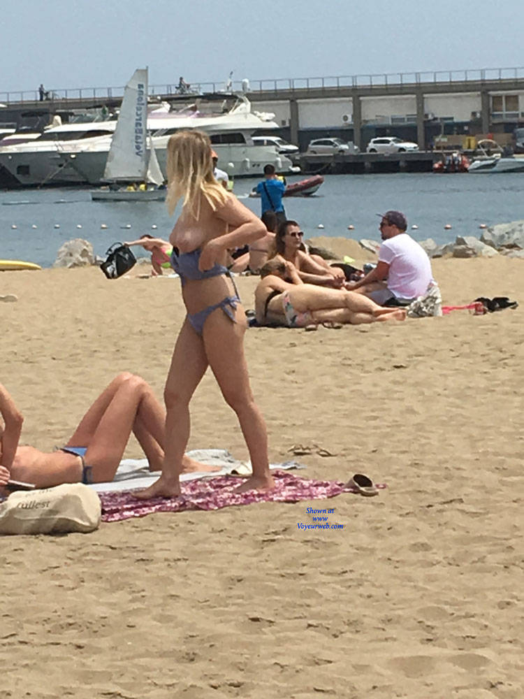 Nude women with women in Barcelona