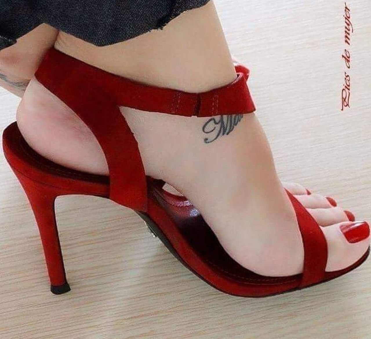 Pretty feet in heels